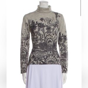 Neiman Marcus Beige with grey Printed Long Sleeve Turtleneck LCashmere Sweater